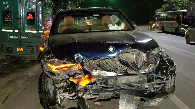 Dhaula Kuan Incident: दिल्ली BMW क्रैश… 15 मिनट तक जिंदा थे वित्त मंत्रालय के अफसर; गंवाया 'गोल्डन ऑवर' 1 BMW crash incident...File pic